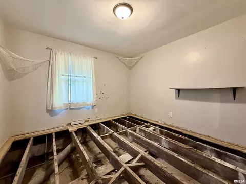 Bedroom - 703 S Hadfield St, Marion, IL 62959 photo 3 of 4