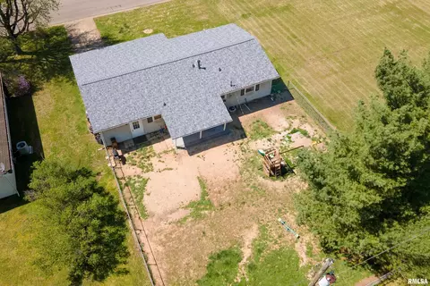 View/Area - 703 S Hadfield St, Marion, IL 62959 photo 2 of 5