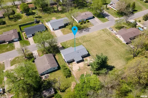 View/Area - 703 S Hadfield St, Marion, IL 62959 photo 1 of 5