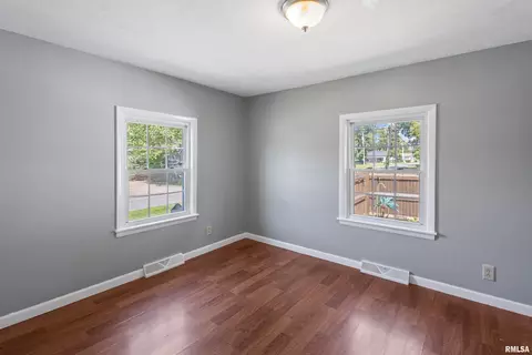 Bedroom - 600 E Reeves St, Marion, IL 62959 photo 4 of 4