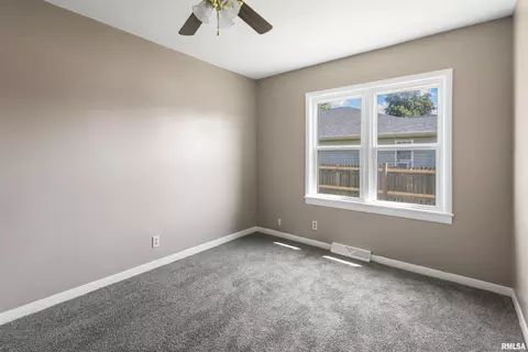 Bedroom - 600 E Reeves St, Marion, IL 62959 photo 1 of 4