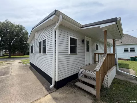 Exterior - 720 E Carroll St, Macomb, IL 61455 photo 1 of 4