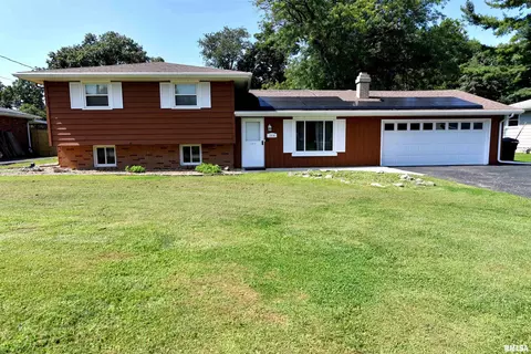 1614 Springfield Rd, East Peoria, IL 61611