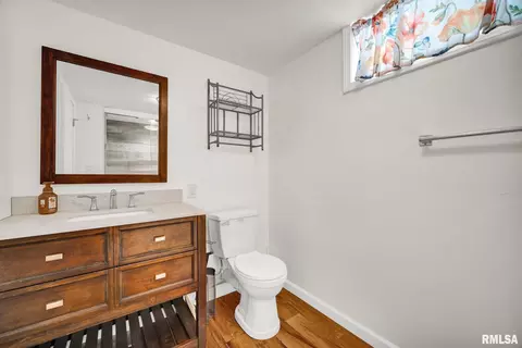 Bath - 909 Harmony Ln, Lacon, IL 61540 photo 5 of 5