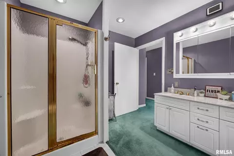 Bath - 1711 W Jackson St, Macomb, IL 61455 photo 2 of 4