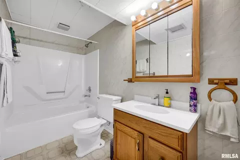 Bath - 1711 W Jackson St, Macomb, IL 61455 photo 4 of 4