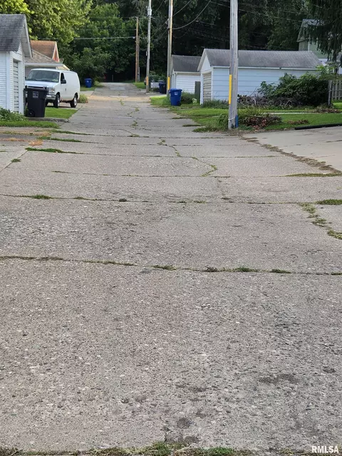 Other - 411 41st St, Moline, IL 61265 photo 6 of 17