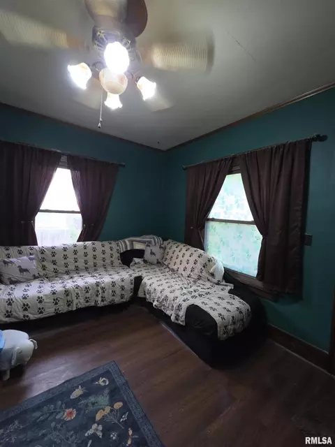 Living - 411 41st St, Moline, IL 61265 photo 2 of 2