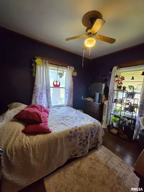 Bedroom - 411 41st St, Moline, IL 61265 photo 1 of 1