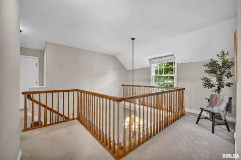 Entry Way - 131 E Morningside Dr, Peoria, IL 61614 photo 3 of 3