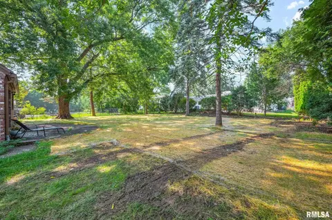 Exterior - 131 E Morningside Dr, Peoria, IL 61614 photo 7 of 9