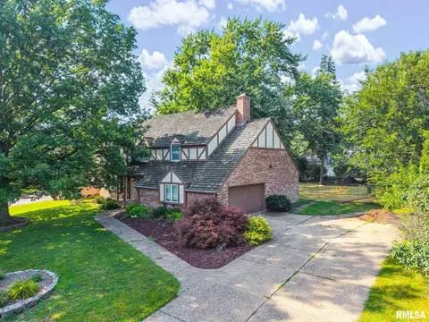 Exterior - 131 E Morningside Dr, Peoria, IL 61614 photo 5 of 9