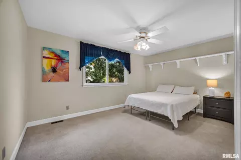 Bedroom - 131 E Morningside Dr, Peoria, IL 61614 photo 4 of 8