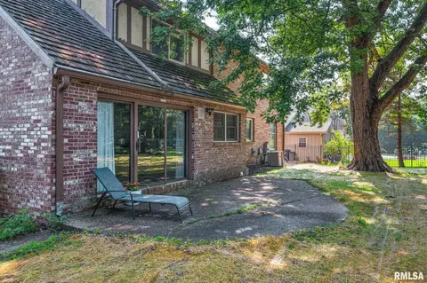 Exterior - 131 E Morningside Dr, Peoria, IL 61614 photo 4 of 9