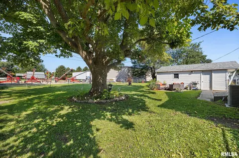 Exterior - 603 N Maple St, Minier, IL 61759 photo 3 of 7