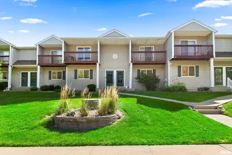 3510 N Kingston Dr, Peoria, IL 61604