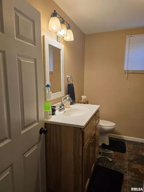 Bath - 15749 E Pawnee Dr, Cuba, IL 61427 photo 8 of 8