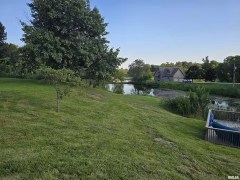 Exterior - 15749 E Pawnee Dr, Cuba, IL 61427 photo 5 of 15
