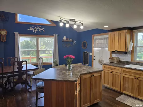 Kitchen - 15749 E Pawnee Dr, Cuba, IL 61427 photo 1 of 5