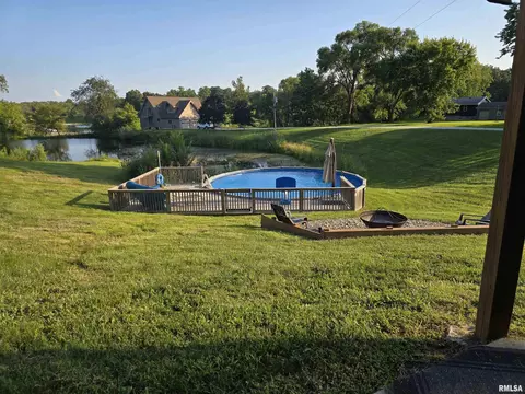 Exterior - 15749 E Pawnee Dr, Cuba, IL 61427 photo 10 of 15