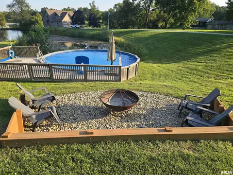Exterior - 15749 E Pawnee Dr, Cuba, IL 61427 photo 6 of 15