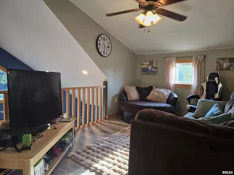 Living - 15749 E Pawnee Dr, Cuba, IL 61427 photo 1 of 2