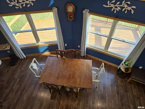 Dining - 15749 E Pawnee Dr, Cuba, IL 61427 photo 4 of 4
