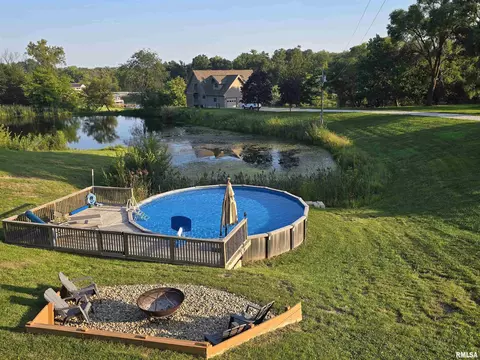 Exterior - 15749 E Pawnee Dr, Cuba, IL 61427 photo 11 of 15