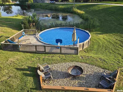 Exterior - 15749 E Pawnee Dr, Cuba, IL 61427 photo 12 of 15