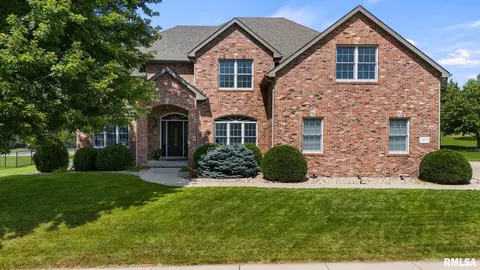 2925 W Playden Dr, Peoria, IL 61615