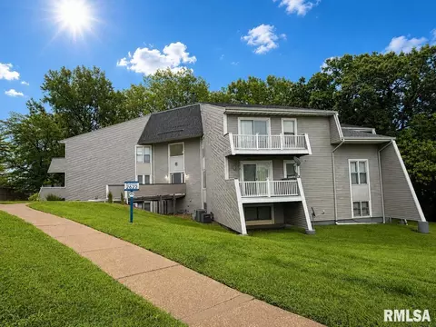 2622 W Willowlake Dr, Peoria, IL 61614