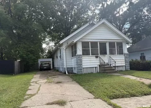 1006 W Thrush Ave, Peoria, IL 61604