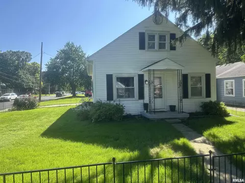 918 N Cortland Ave, West Peoria, IL 61604