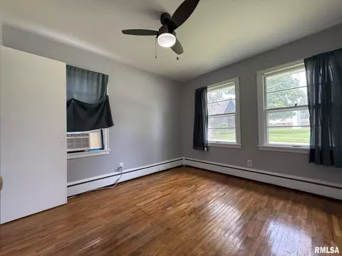 Bedroom - 309 E Walker St, Macomb, IL 61455 photo 2 of 3