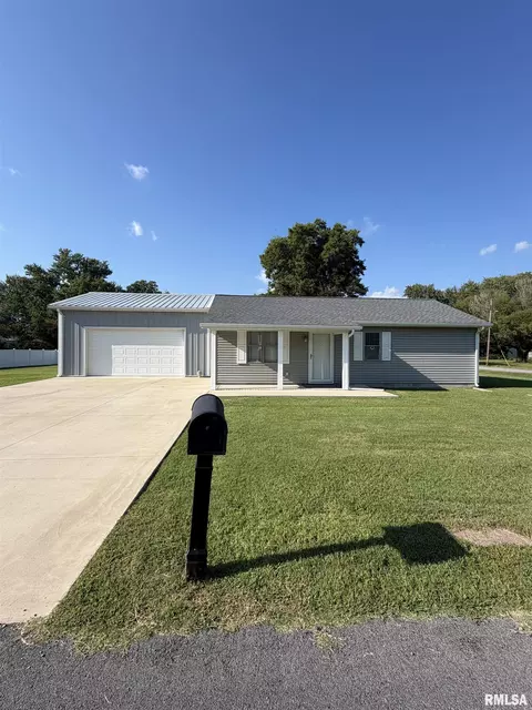 111 E Division St, Royalton, IL 62983