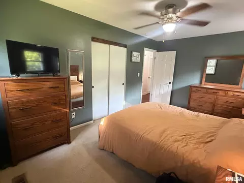 Bedroom - 906 Lake Rd, Eureka, IL 61530 photo 2 of 8