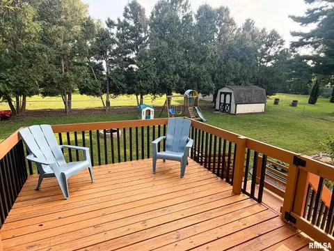Exterior - 906 Lake Rd, Eureka, IL 61530 photo 5 of 11