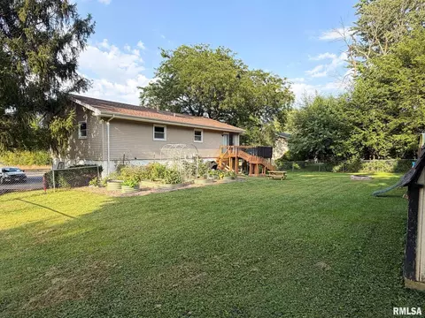 Exterior - 906 Lake Rd, Eureka, IL 61530 photo 11 of 11