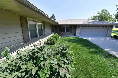 Exterior - 417 W Monroe St, Metamora, IL 61548 photo 18 of 24