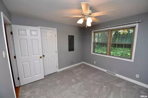 Bedroom - 417 W Monroe St, Metamora, IL 61548 photo 4 of 13