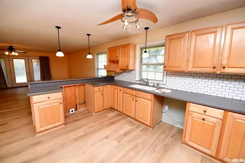 Kitchen - 417 W Monroe St, Metamora, IL 61548 photo 7 of 10