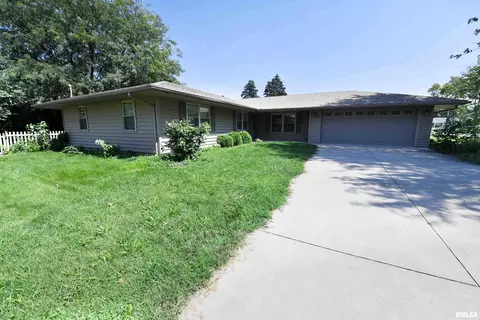 Exterior - 417 W Monroe St, Metamora, IL 61548 photo 16 of 24