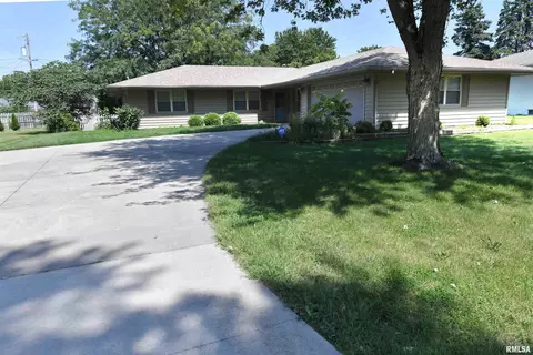 Exterior - 417 W Monroe St, Metamora, IL 61548 photo 21 of 24