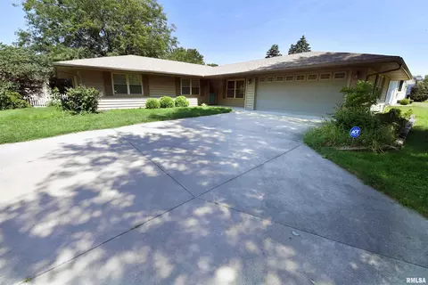 Exterior - 417 W Monroe St, Metamora, IL 61548 photo 19 of 24