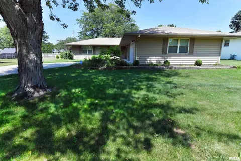 Exterior - 417 W Monroe St, Metamora, IL 61548 photo 22 of 24