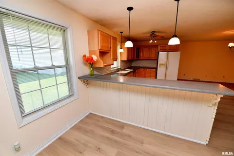 Kitchen - 417 W Monroe St, Metamora, IL 61548 photo 9 of 10