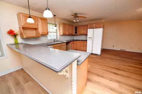 Kitchen - 417 W Monroe St, Metamora, IL 61548 photo 5 of 10