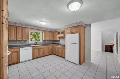 Kitchen - 217 E Lake Shore Dr, Edelstein, IL 61526 photo 1 of 3