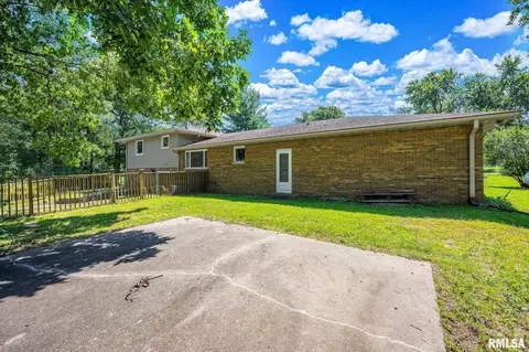 Exterior - 217 E Lake Shore Dr, Edelstein, IL 61526 photo 5 of 5
