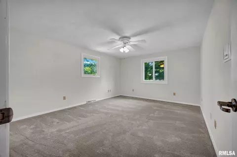 Bedroom - 217 E Lake Shore Dr, Edelstein, IL 61526 photo 3 of 6